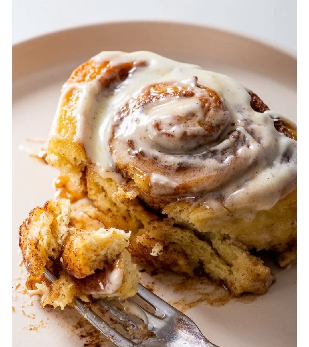 GF jumbo size dairy free cinnamon roll(contains eggs)