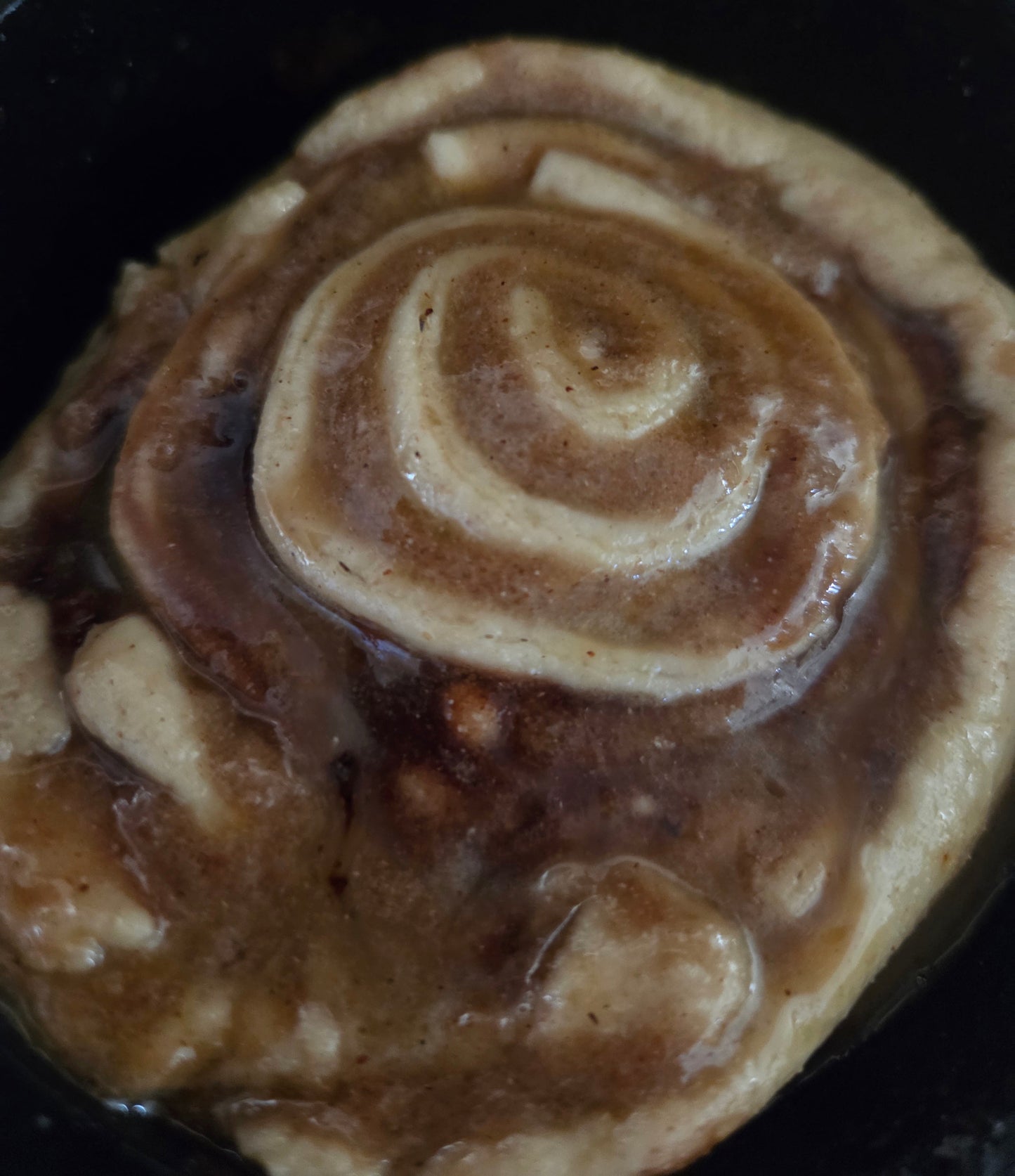 GF jumbo size dairy free cinnamon roll(contains eggs)