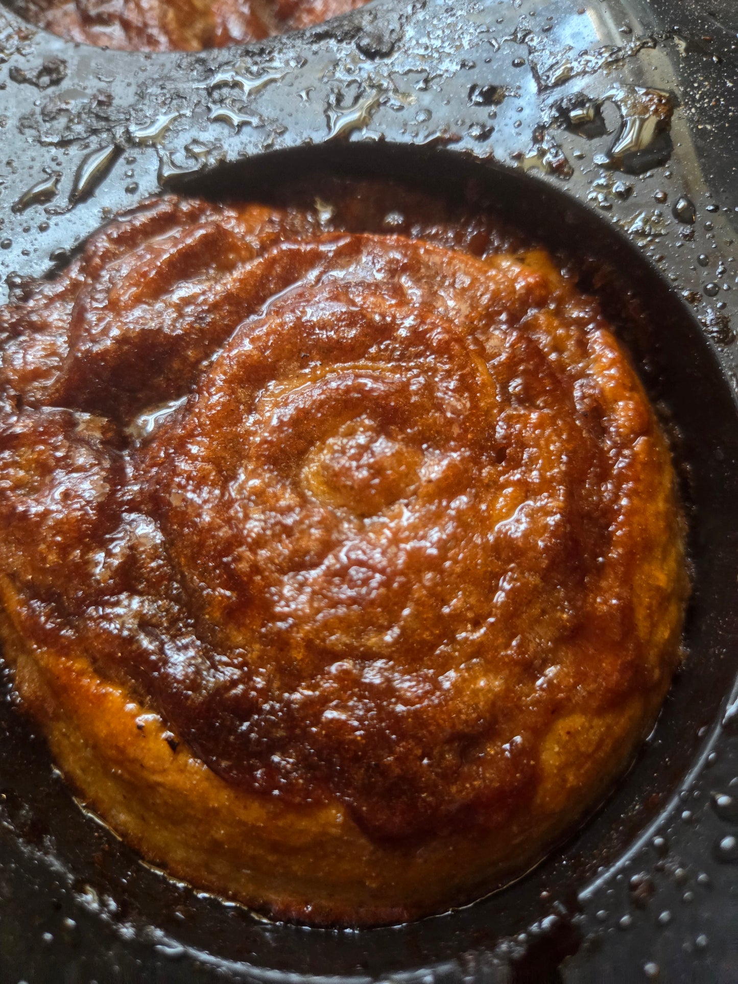 GF jumbo size dairy free cinnamon  roll(contains eggs)